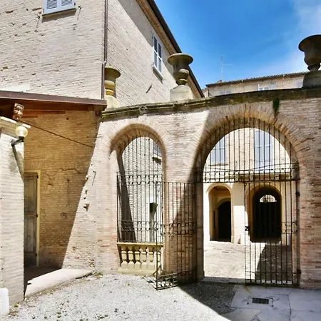 Palazzo Alavolini - The Loft ファーノ